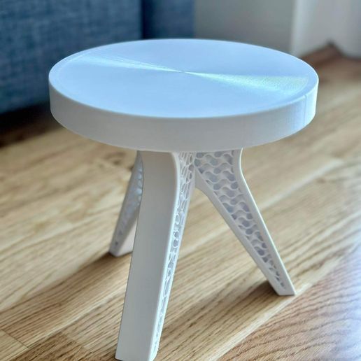 Gyroid mintás 3D nyomtatott ülőke