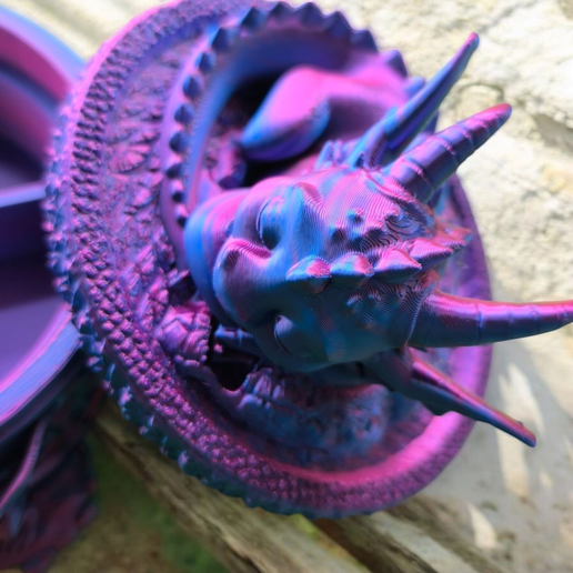 Festett Sárkánydoboz