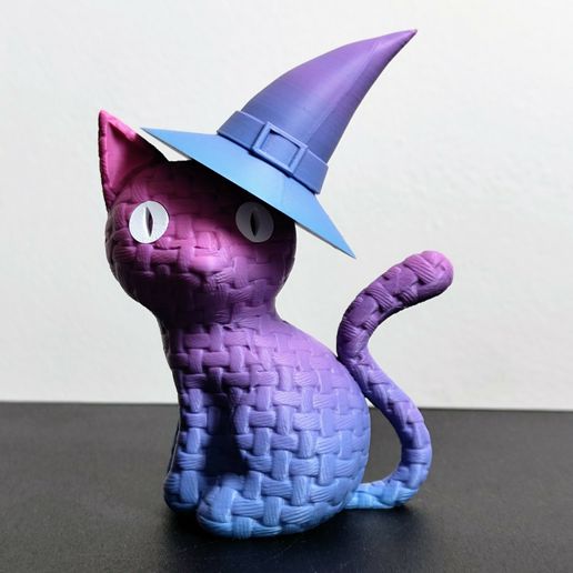 Horgolt Halloween macska boszorkánykalapban