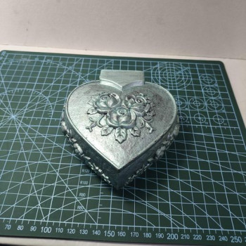 Szív alakú ékszerdoboz