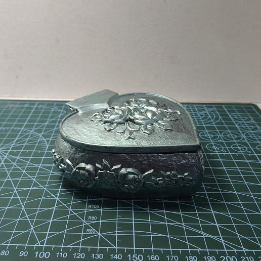 Szív alakú ékszerdoboz