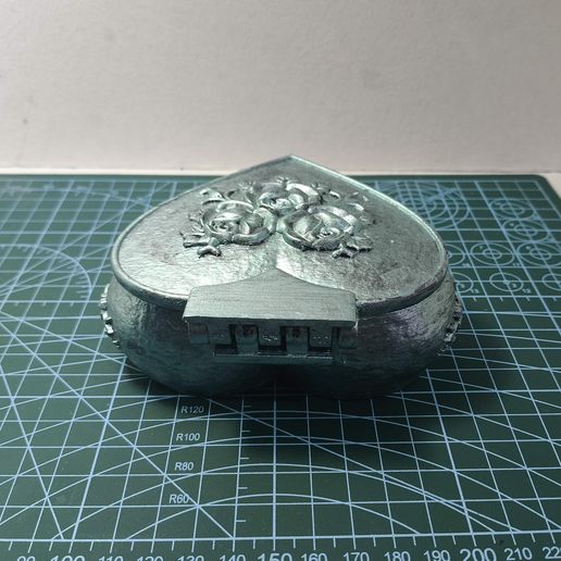 Szív alakú ékszerdoboz