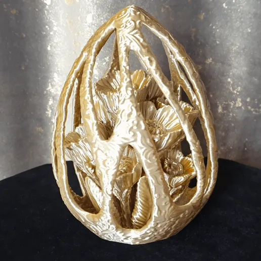 Húsvéti tojás virágmintával